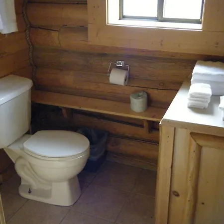 Parade Rest Ranch Hotel West Yellowstone Room photo